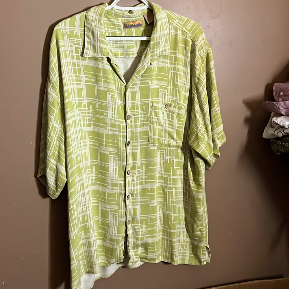 😄Vintage 100% silk loose fitting casual button down shirt B8
